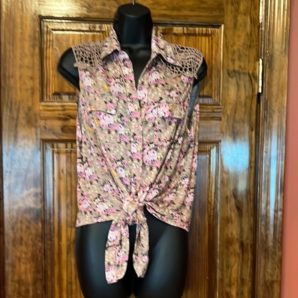 Pink and Tan Floral Crop Blouse with Crochet Detailing